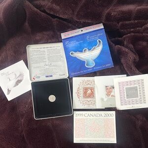 Canada Post 2000 Millennium Keepsake Set - Dove Coin & Commemorative Stamps